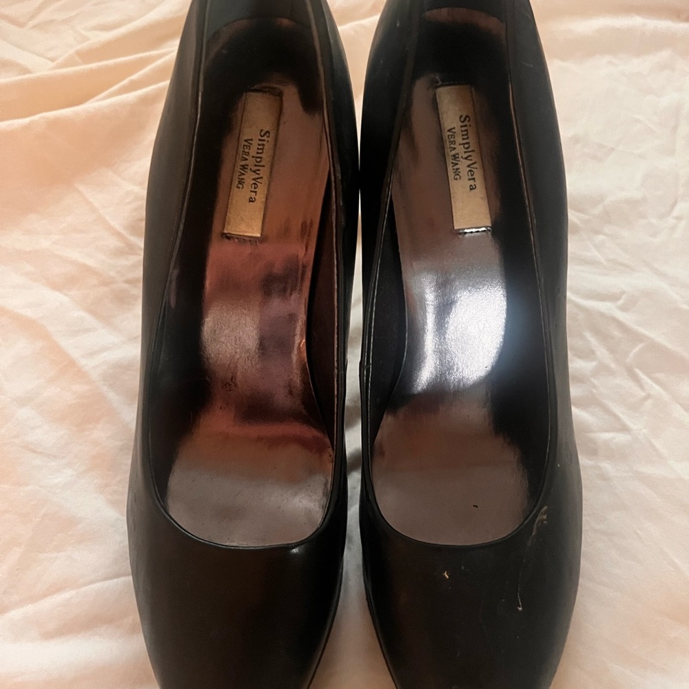 Simply Vera Vera Wang Classic Black Heels